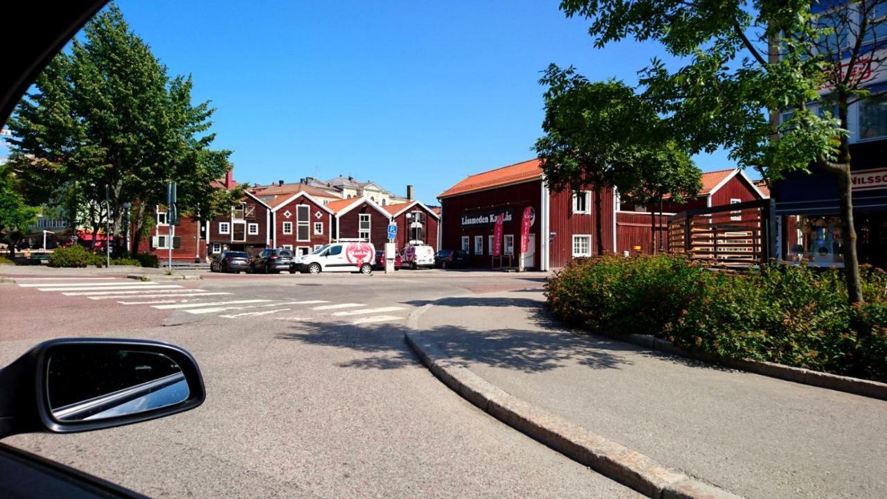 Ett Hus Med 3 Sovrum Med Supersnabba Internet Fiberanslutningen 1000Mb-100Mb I Hoeg, 7 Minuter Fran Hudiksvall Kültér fotó